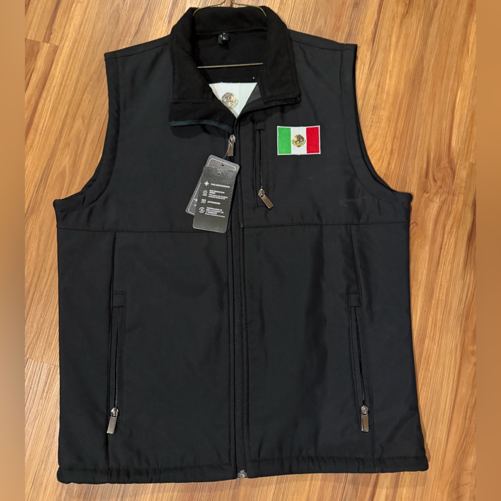 Men’s Softshell Vest With Flag Patch - image 1